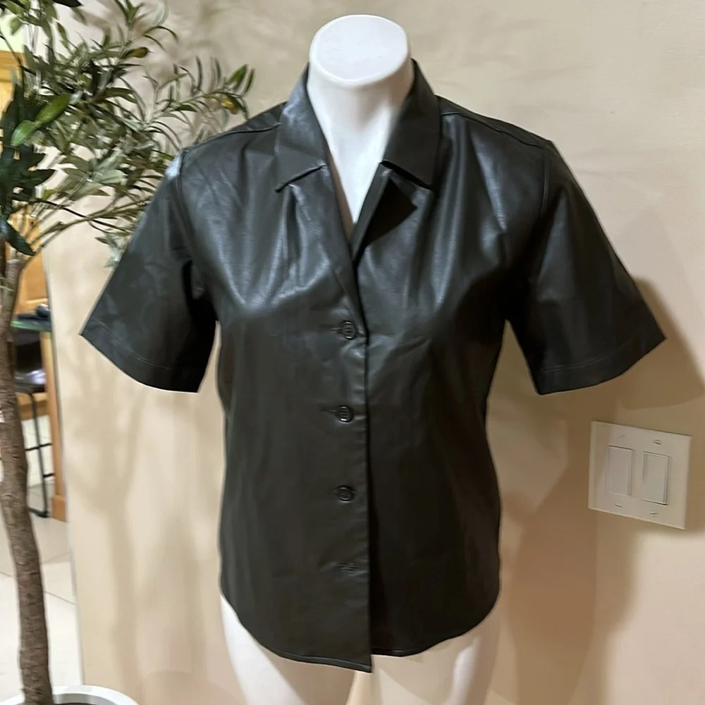 Banana Republic factory VEGAN LEATHER SHIRTa - Picture 2 of 7
